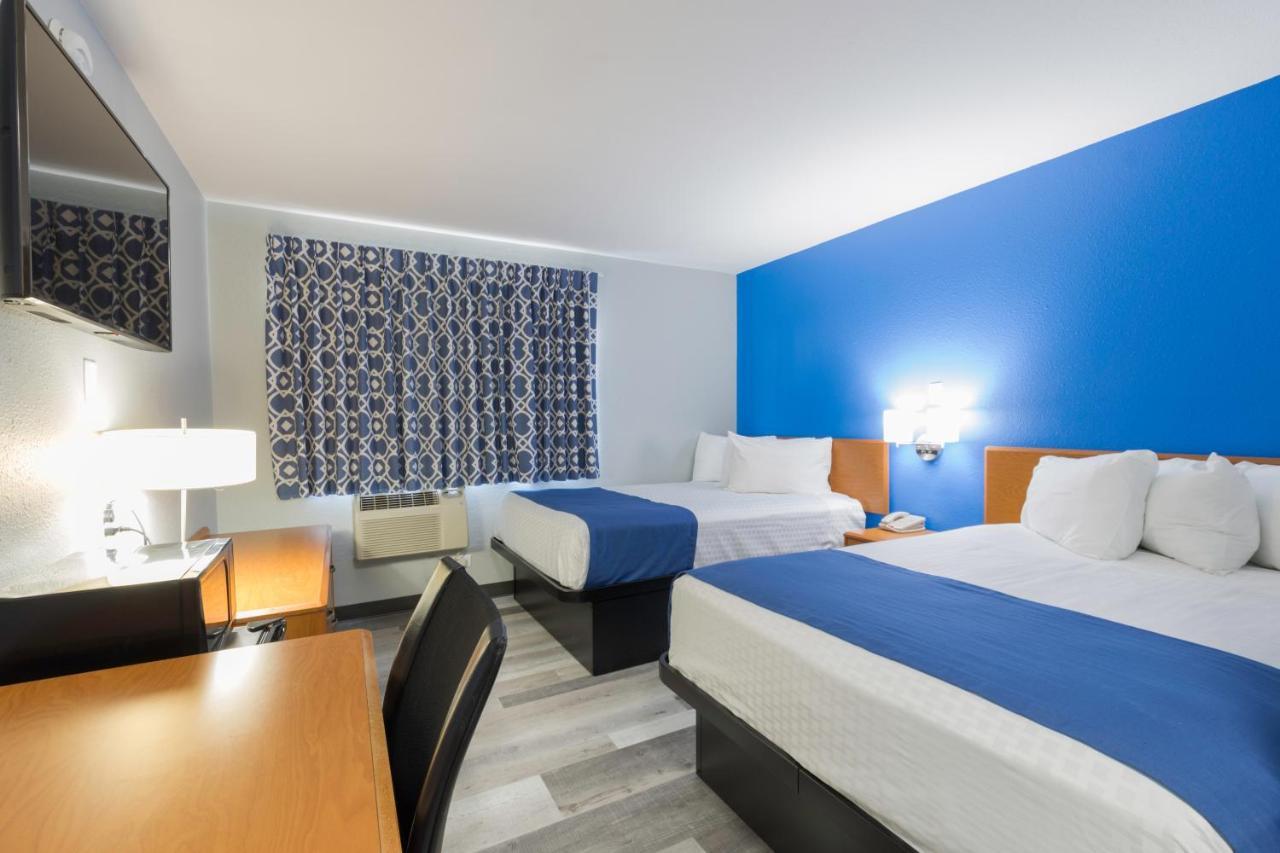 Americas Best Value Inn East Peoria Exterior photo