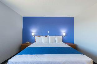 Americas Best Value Inn East Peoria Room photo